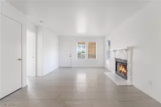 Photo #4: 2640514 Listing