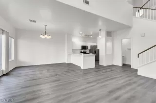 Photo #4: 2640518 Listing 