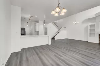 Photo #5: 2640518 Listing 