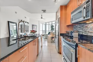 Photo #2: 2640525 Listing 