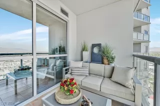 Photo #5: 2640525 Listing 