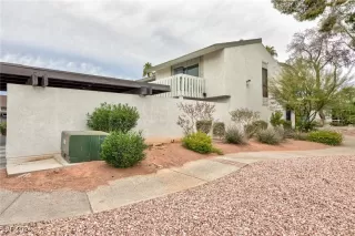 Photo #3: 2640551 Listing