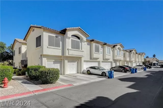 MLS: 2640554 Condo For Sale