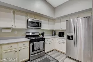 Photo #5: 2640554 Listing 