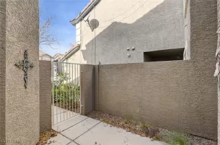 Photo #5: 2640560 Listing 