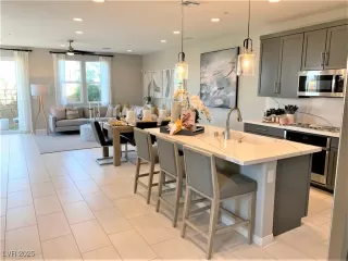 Photo #2: 2640563 Listing 