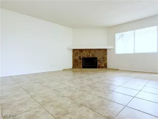 Photo #5: 2640567 Listing 