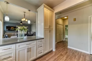 Photo #4: 2640570 Listing