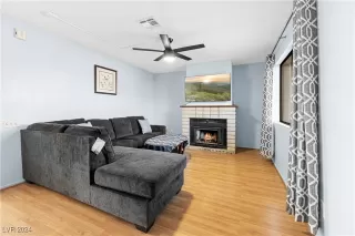 Photo #3: 2640573 Listing