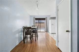 Photo #4: 2640573 Listing