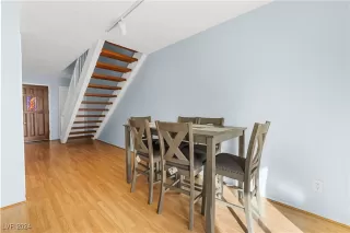 Photo #5: 2640573 Listing