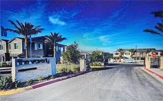 Photo #4: 2640574 Listing