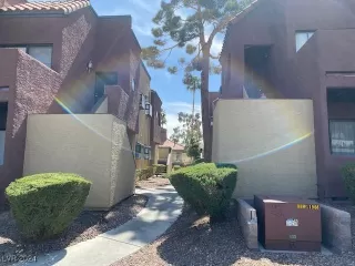 Photo #2: 2640595 Listing