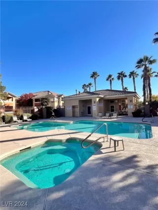 Photo #6: 2640607 Listing 