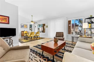 Photo #5: 2640611 Listing