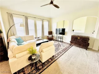 Photo #5: 2640621 Listing 