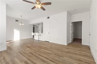 Photo #2: 2640628 Listing