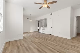 Photo #4: 2640628 Listing