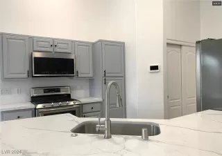 Photo #5: 2640633 Listing 