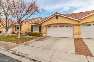 Photo #1: 2640635 Listing