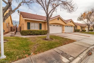 Photo #2: 2640635 Listing