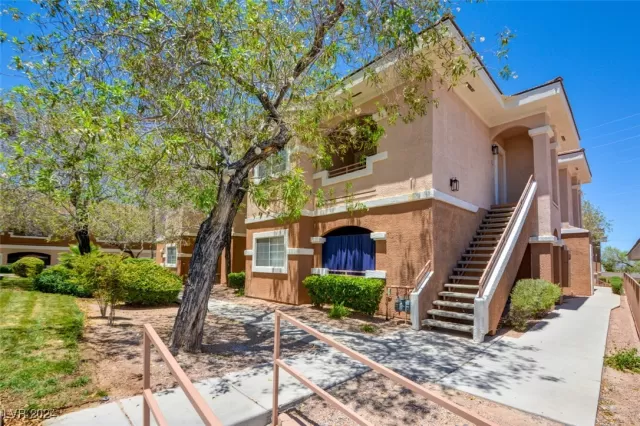 MLS: 2640645 Condo For Sale