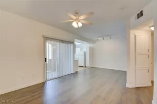 Photo #6: 2640645 Listing 