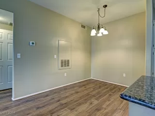 Photo #2: 2640655 Listing