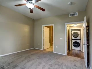 Photo #6: 2640655 Listing