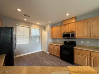 Photo #2: 2640661 Listing 