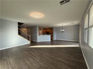 Photo #5: 2640661 Listing 