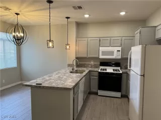 Photo #1: 2640663 Listing 
