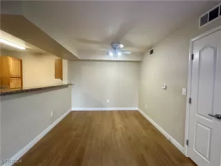 Photo #4: 2640671 Listing 