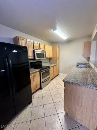 Photo #5: 2640671 Listing 