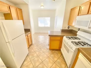 Photo #3: 2640693 Listing 