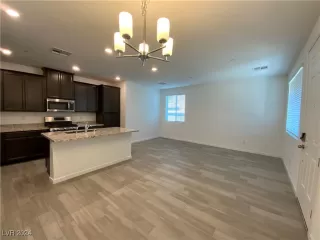 Photo #2: 2640697 Listing 