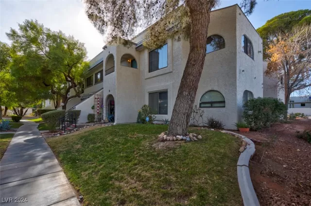 MLS: 2640701 Condo For Sale