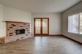 Photo #5: 2640701 Listing