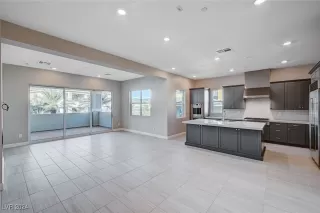Photo #3: 2640711 Listing