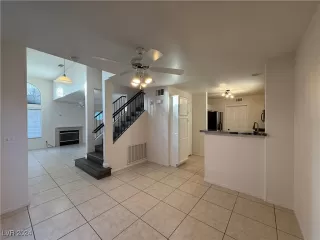 Photo #4: 2640751 Listing 