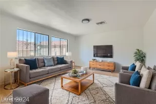 Photo #2: 2640754 Listing