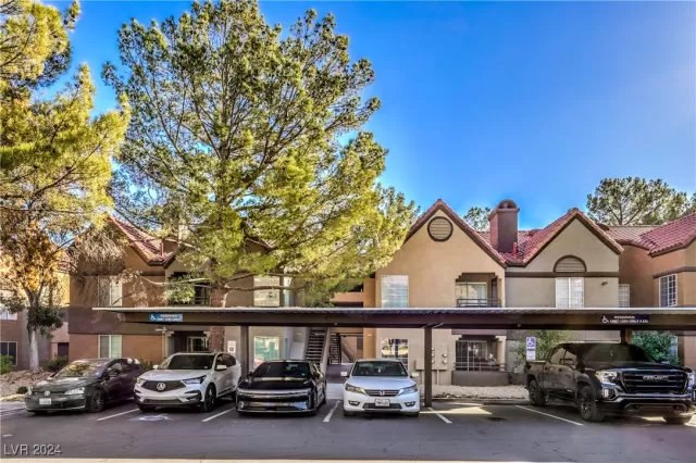 MLS: 2640763 Condo For Sale