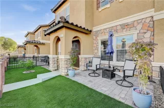 Photo #3: 2640768 Listing