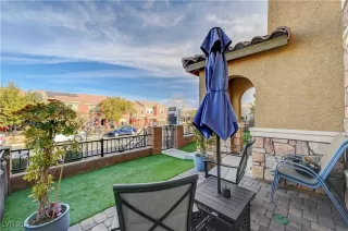 Photo #4: 2640768 Listing