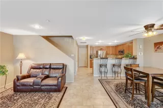 Photo #6: 2640768 Listing