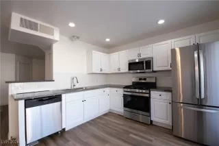 Photo #3: 2640779 Listing