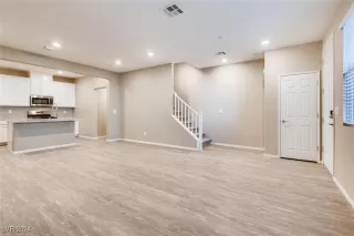 Photo #2: 2640788 Listing 