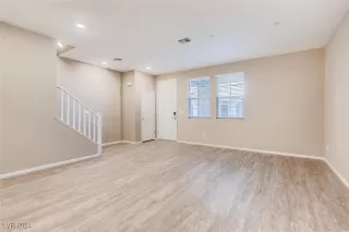 Photo #3: 2640788 Listing 