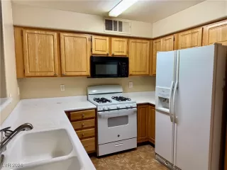 Photo #2: 2640794 Listing 