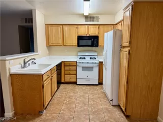 Photo #3: 2640794 Listing 